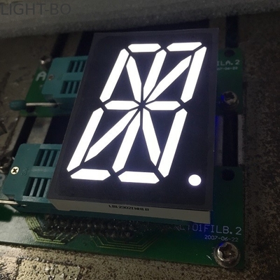 شاشة LED بيضاء نقية مكونة من 16 شريحة لمنتجات الوسائط المتعددة للمؤشرات الرقمية