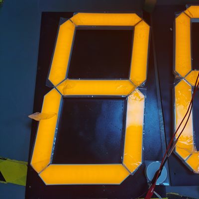 سعر جيد شاشة 16 بوصة ضوئية زرقاء زرقاء أحادية الأرقام 7 قطعة LED الشائعة للوحات الإعلانية الكبيرة متصل