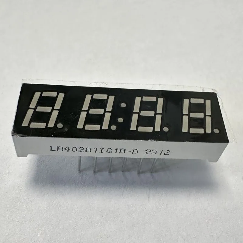 الشاشة الخضراء ذات الأرقام الأربعة 7 ملم LED 7 قطعة Anode مشتركة لمراقب درجة الحرارة 0